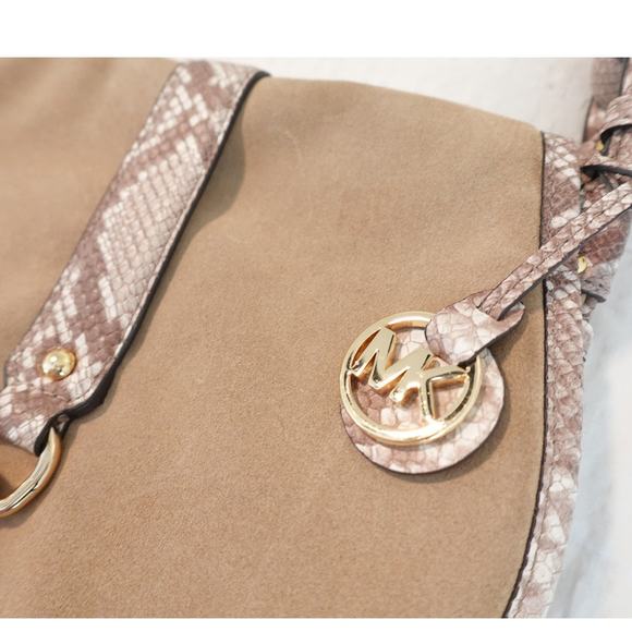 Michael Kors Tan and Snake Print Shoulder Bag - Picture 4 of 9